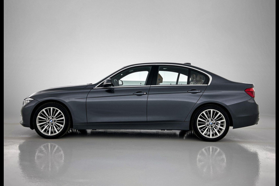 BMW 3-serie 320i Luxury Edition Automaat (PANORAMADAK, STOELVERWARMING, SPORTSTOELEN, DIGITALE COCKPIT, DEALER ONDERHOUDEN)