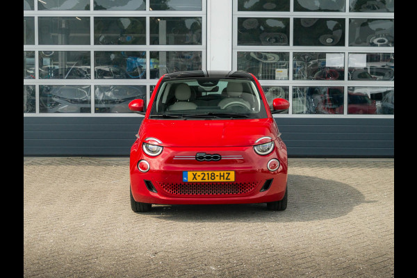 Fiat 500E 3+1 La Prima 42 kWh | Clima | Cruise | Leder | 17" | Priv Glass | Winter Pack | JBL Sound | BSM | Apple Carplay