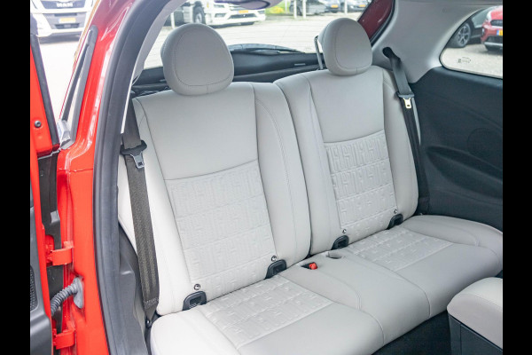 Fiat 500E 3+1 La Prima 42 kWh | Clima | Cruise | Leder | 17" | Priv Glass | Winter Pack | JBL Sound | BSM | Apple Carplay
