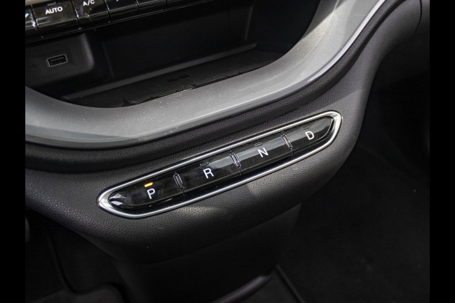 Fiat 500E 3+1 La Prima 42 kWh | Clima | Cruise | Leder | 17" | Priv Glass | Winter Pack | JBL Sound | BSM | Apple Carplay