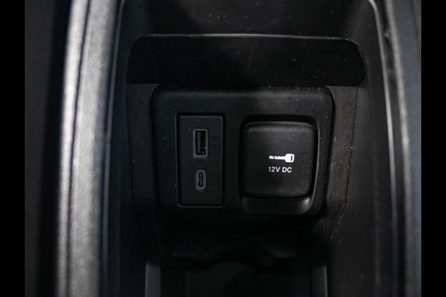 Fiat 500E 3+1 La Prima 42 kWh | Clima | Cruise | Leder | 17" | Priv Glass | Winter Pack | JBL Sound | BSM | Apple Carplay