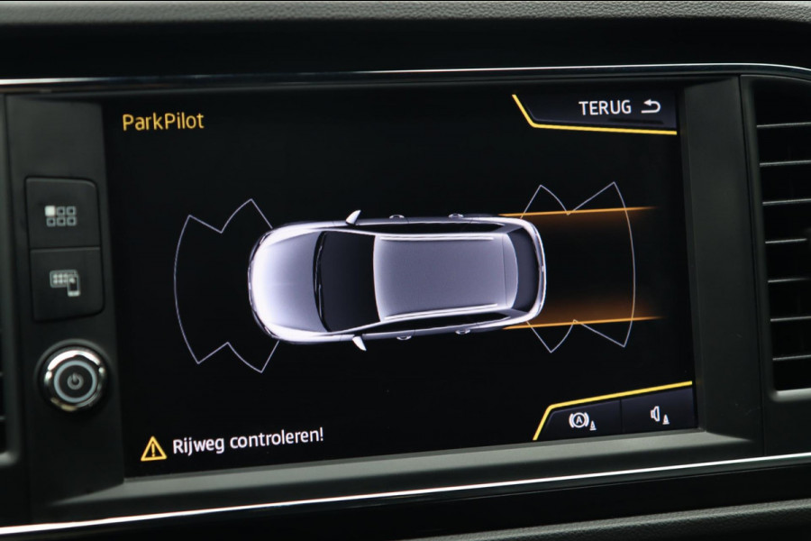 Seat León ST 1.4 EcoTSI FR / LEDER / PDC V+A / CARPLAY / STOELVERW / 18''
