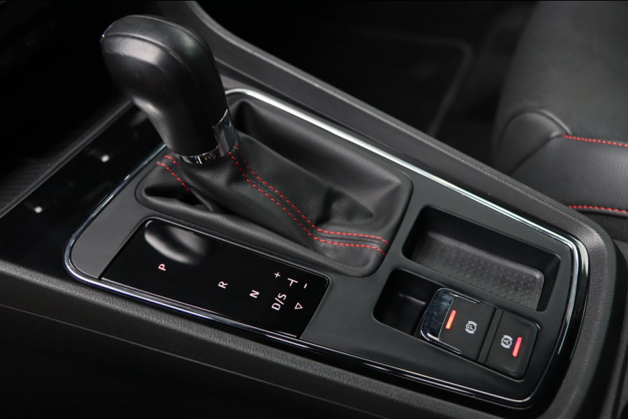 Seat León ST 1.4 EcoTSI FR / LEDER / PDC V+A / CARPLAY / STOELVERW / 18''