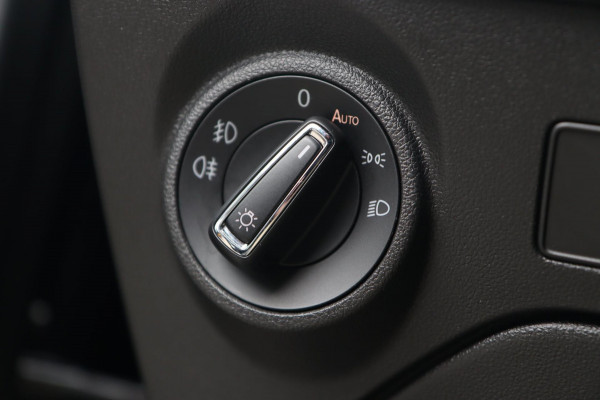 Seat León ST 1.4 EcoTSI FR / LEDER / PDC V+A / CARPLAY / STOELVERW / 18''