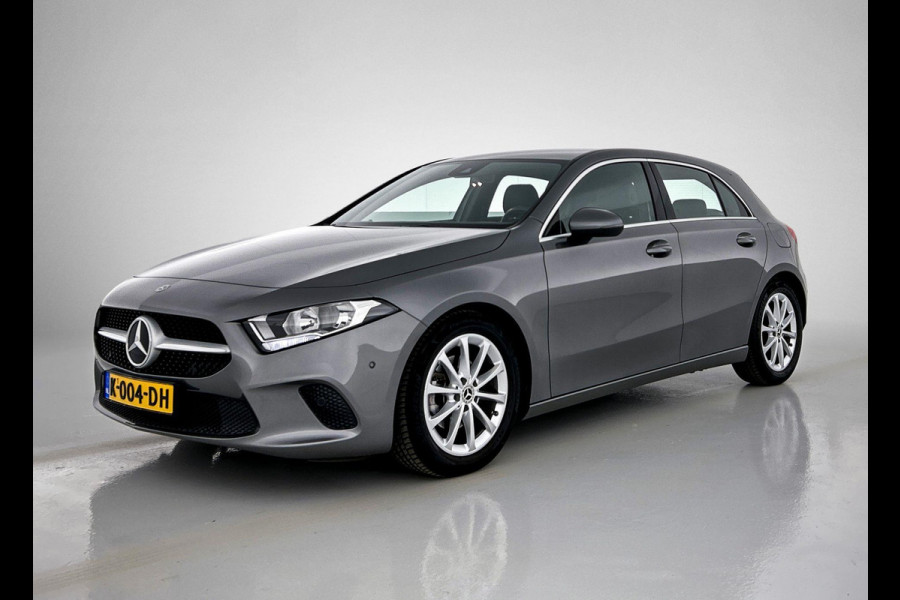 Mercedes-Benz A-Klasse 180 Business Solution(Dealer onderhoud, Navi Groot, StoelV, Carplay, Etc)