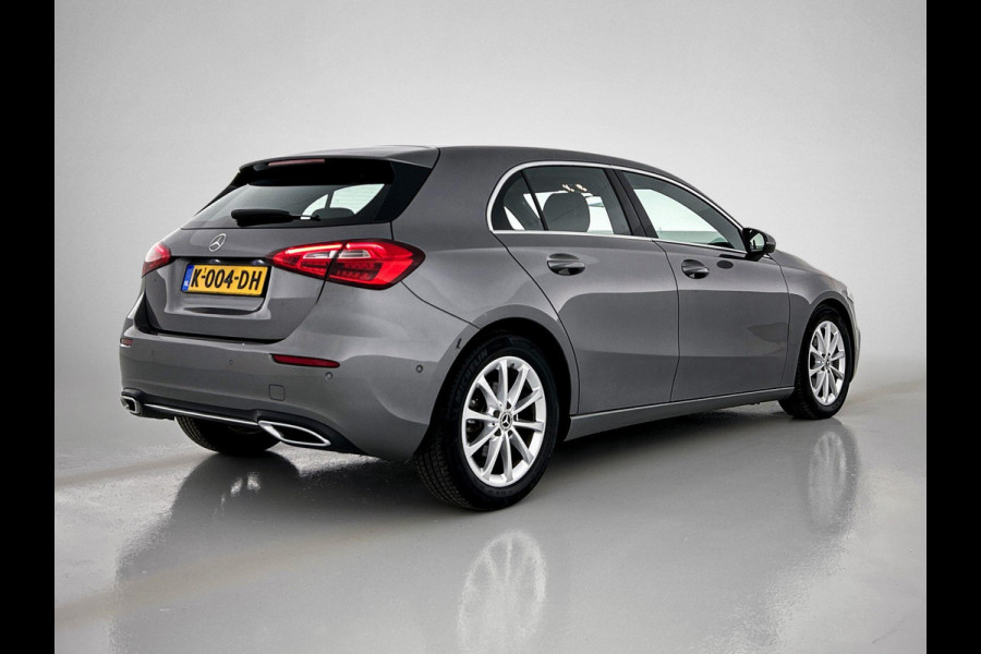 Mercedes-Benz A-Klasse 180 Business Solution(Dealer onderhoud, Navi Groot, StoelV, Carplay, Etc)