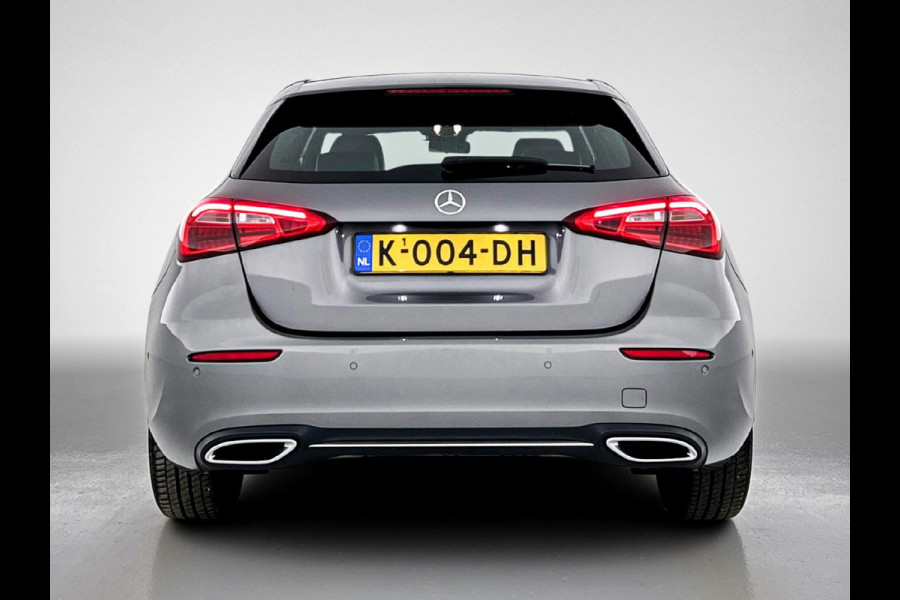 Mercedes-Benz A-Klasse 180 Business Solution(Dealer onderhoud, Navi Groot, StoelV, Carplay, Etc)