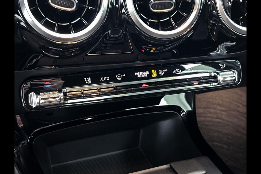 Mercedes-Benz A-Klasse 180 Business Solution(Dealer onderhoud, Navi Groot, StoelV, Carplay, Etc)