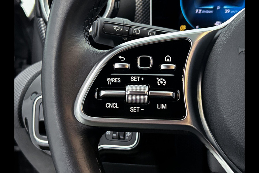Mercedes-Benz A-Klasse 180 Business Solution(Dealer onderhoud, Navi Groot, StoelV, Carplay, Etc)