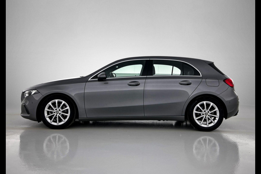 Mercedes-Benz A-Klasse 180 Business Solution(Dealer onderhoud, Navi Groot, StoelV, Carplay, Etc)