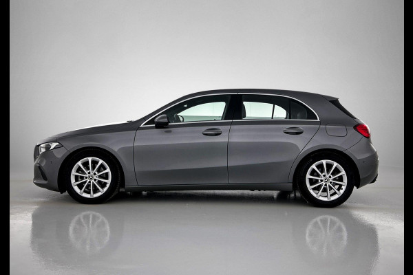 Mercedes-Benz A-Klasse 180 Business Solution(Dealer onderhoud, Navi Groot, StoelV, Carplay, Etc)