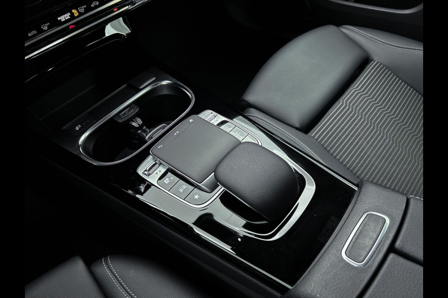 Mercedes-Benz A-Klasse 180 Business Solution(Dealer onderhoud, Navi Groot, StoelV, Carplay, Etc)