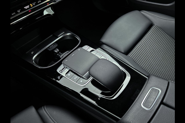 Mercedes-Benz A-Klasse 180 Business Solution(Dealer onderhoud, Navi Groot, StoelV, Carplay, Etc)