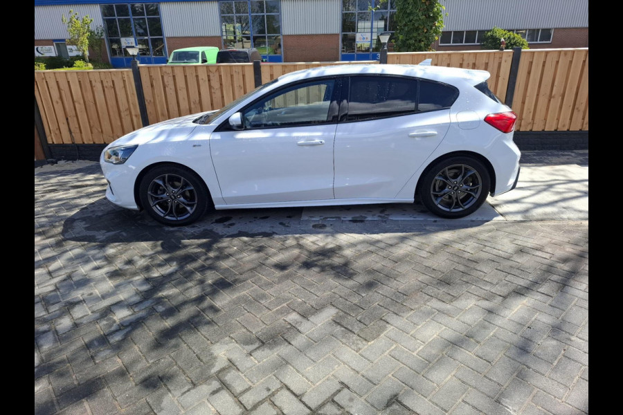 Ford Focus 1.0 EcoBoost Titanium Business