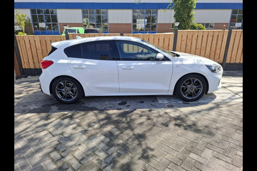 Ford Focus 1.0 EcoBoost Titanium Business