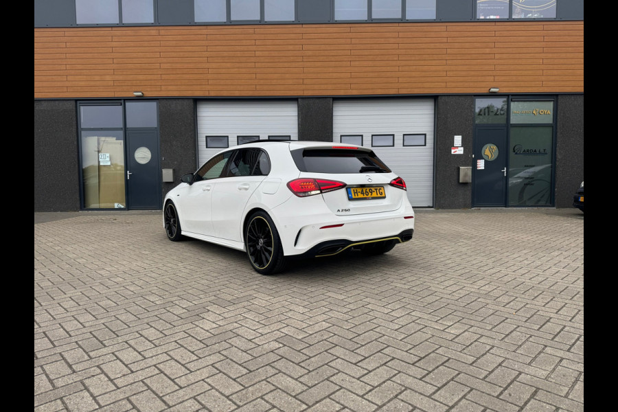 Mercedes-Benz A-Klasse 250 AMG Edition 1 Panoramadak .