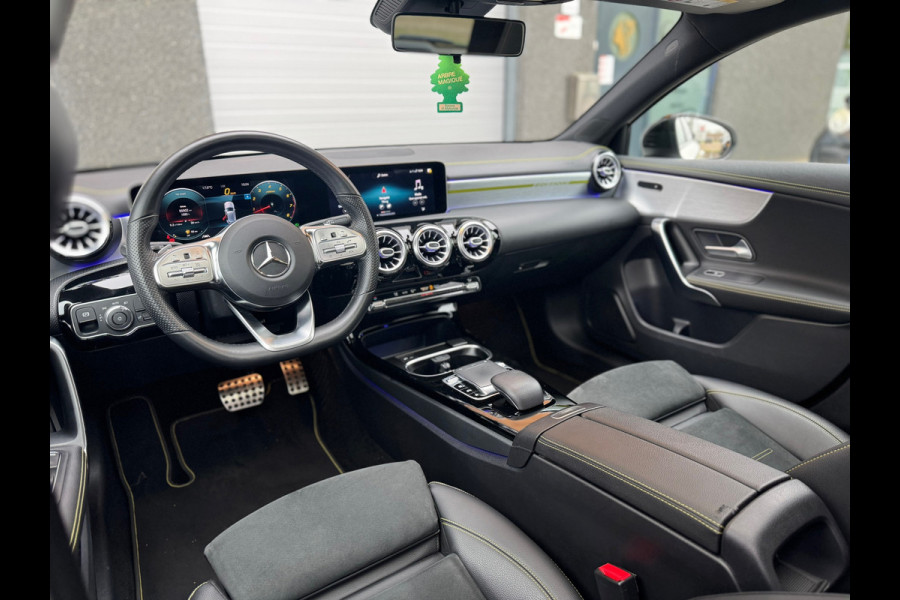 Mercedes-Benz A-Klasse 250 AMG Edition 1 Panoramadak .