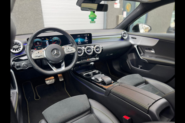 Mercedes-Benz A-Klasse 250 AMG Edition 1 Panoramadak .