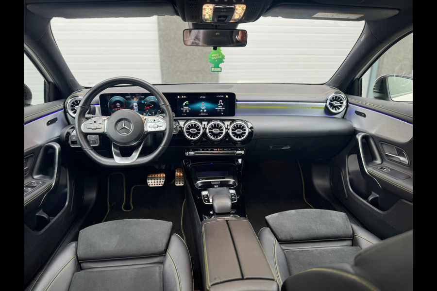Mercedes-Benz A-Klasse 250 AMG Edition 1 Panoramadak .