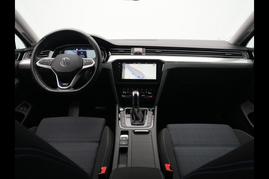Volkswagen Passat Variant 1.4 TSI 218pk PHEV GTE Navi Pro Trekhaak Camera Stoelverwarming 84