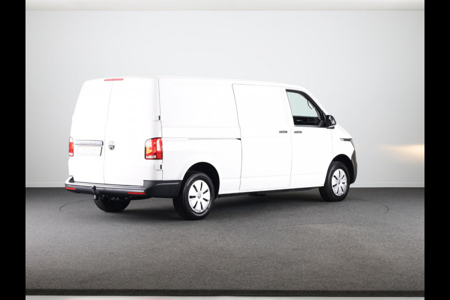Volkswagen Transporter 2.0 TDI L2H1 28 Comfortline 110 pk | Verlengde garantie | Navigatie| Trekhaak | Parkeersensoren achter | Cruise control | Apple Carplay/Android Auto |
