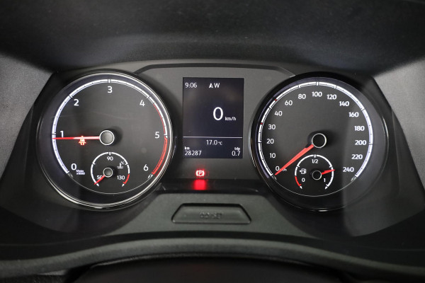 Volkswagen Transporter 2.0 TDI L2H1 28 Comfortline 110 pk | Verlengde garantie | Navigatie| Trekhaak | Parkeersensoren achter | Cruise control | Apple Carplay/Android Auto |