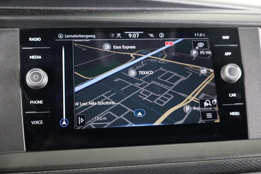 Volkswagen Transporter 2.0 TDI L2H1 28 Comfortline 110 pk | Verlengde garantie | Navigatie| Trekhaak | Parkeersensoren achter | Cruise control | Apple Carplay/Android Auto |