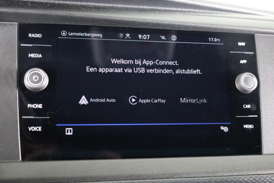 Volkswagen Transporter 2.0 TDI L2H1 28 Comfortline 110 pk | Verlengde garantie | Navigatie| Trekhaak | Parkeersensoren achter | Cruise control | Apple Carplay/Android Auto |