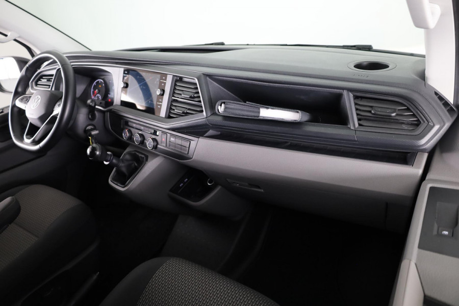 Volkswagen Transporter 2.0 TDI L2H1 28 Comfortline 110 pk | Verlengde garantie | Navigatie| Trekhaak | Parkeersensoren achter | Cruise control | Apple Carplay/Android Auto |