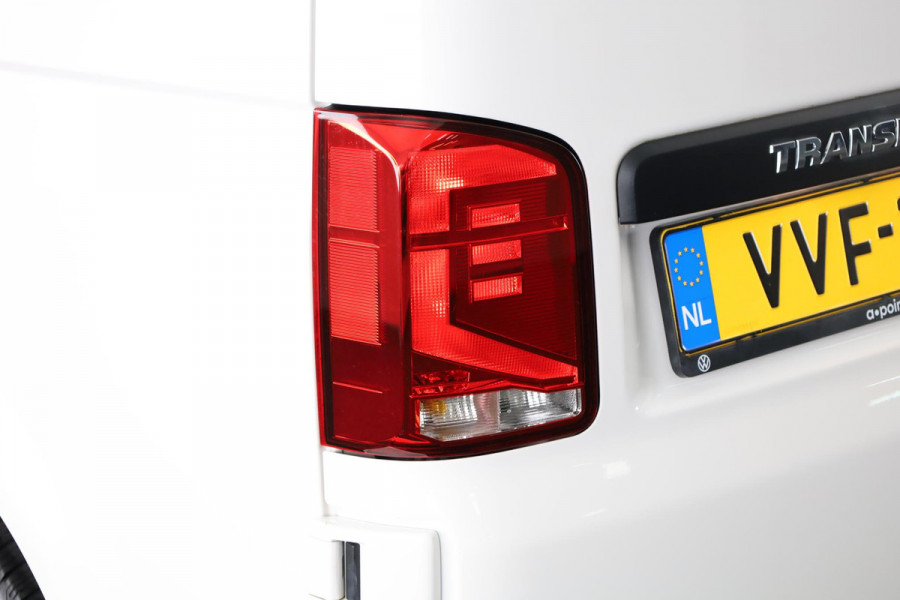 Volkswagen Transporter 2.0 TDI L2H1 28 Comfortline 110 pk | Verlengde garantie | Navigatie| Trekhaak | Parkeersensoren achter | Cruise control | Apple Carplay/Android Auto |