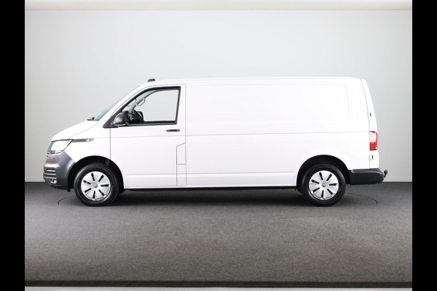 Volkswagen Transporter 2.0 TDI L2H1 28 Comfortline 110 pk | Verlengde garantie | Navigatie| Trekhaak | Parkeersensoren achter | Cruise control | Apple Carplay/Android Auto |