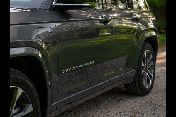 Jeep Grand Cherokee Overland 4XE 380pk PHEV | Full option! | Pano-dak | Stoelventilatie | Luchtvering | Night Vision