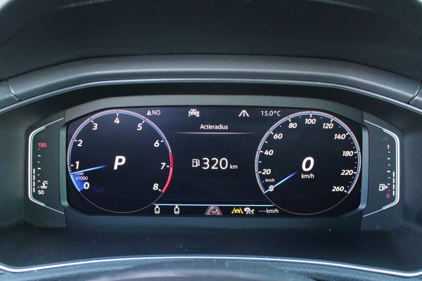 Volkswagen T-Roc Cabrio 1.5 TSI 150PK AUTOMAAT R-LINE | VIRTUAL COCKPIT | STOEL/STUUR VERWARMING | 19" LICHTMETALEN VELGEN | FULL LED KOPLAMPEN | DODEHOEK DETECTIE | ADAPTIVE CRUISE CONTROL | KEYLESS ENTRY/START | PARKEERSENSOREN VOOR EN ACHTER | ACHTERUITRIJ CAMERA | LEDEREN BEKLEDING | DAB+ RADIO | NAVIGATIE | APPLE CARPLAY/ANDROID AUTO |