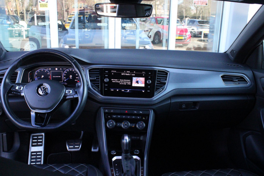 Volkswagen T-Roc Cabrio 1.5 TSI 150PK AUTOMAAT R-LINE | VIRTUAL COCKPIT | STOEL/STUUR VERWARMING | 19" LICHTMETALEN VELGEN | FULL LED KOPLAMPEN | DODEHOEK DETECTIE | ADAPTIVE CRUISE CONTROL | KEYLESS ENTRY/START | PARKEERSENSOREN VOOR EN ACHTER | ACHTERUITRIJ CAMERA | LEDEREN BEKLEDING | DAB+ RADIO | NAVIGATIE | APPLE CARPLAY/ANDROID AUTO |