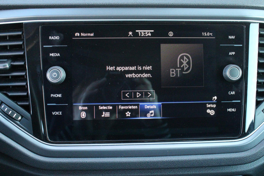 Volkswagen T-Roc Cabrio 1.5 TSI 150PK AUTOMAAT R-LINE | VIRTUAL COCKPIT | STOEL/STUUR VERWARMING | 19" LICHTMETALEN VELGEN | FULL LED KOPLAMPEN | DODEHOEK DETECTIE | ADAPTIVE CRUISE CONTROL | KEYLESS ENTRY/START | PARKEERSENSOREN VOOR EN ACHTER | ACHTERUITRIJ CAMERA | LEDEREN BEKLEDING | DAB+ RADIO | NAVIGATIE | APPLE CARPLAY/ANDROID AUTO |