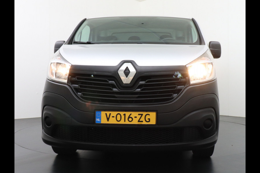 Renault Trafic 1.6dCi L1H1 T27 3-Pers. Elektrische Ramen en Spiegels Bluetooth Radio/Usb Betonplex vloer Schuifdeur Wandbetimmering Générique 1e Eigenaar Euro 6 Super nette Bus!