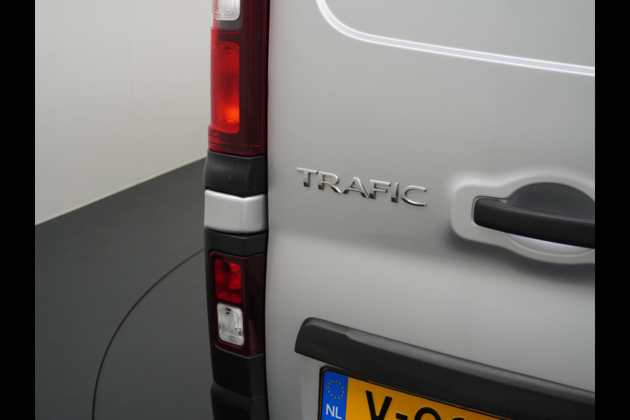 Renault Trafic 1.6dCi L1H1 T27 3-Pers. Elektrische Ramen en Spiegels Bluetooth Radio/Usb Betonplex vloer Schuifdeur Wandbetimmering Générique 1e Eigenaar Euro 6 Super nette Bus!