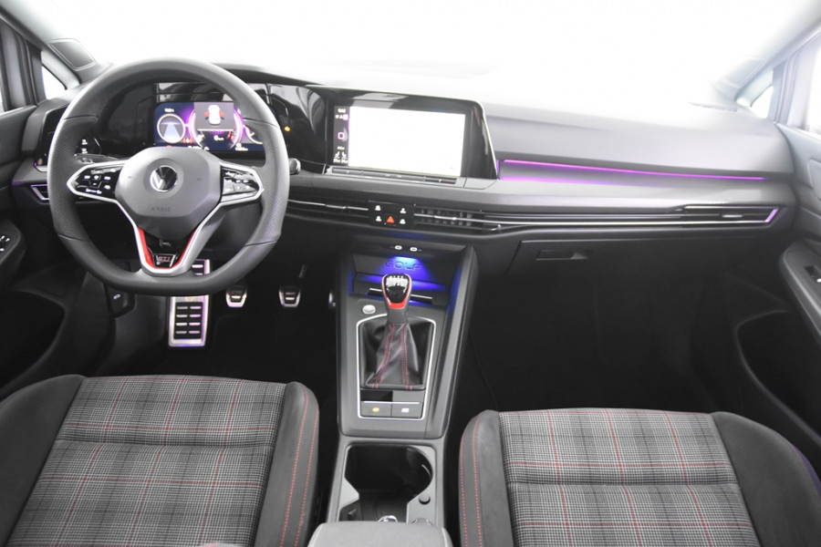 Volkswagen Golf VIII 2.0 TSI GTI *Navigatie*Keyless*Stoelverwarming*Park assist*