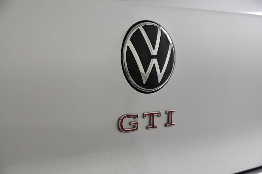 Volkswagen Golf VIII 2.0 TSI GTI *Navigatie*Keyless*Stoelverwarming*Park assist*