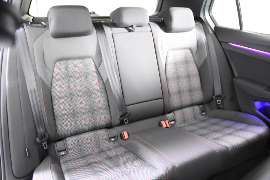 Volkswagen Golf VIII 2.0 TSI GTI *Navigatie*Keyless*Stoelverwarming*Park assist*