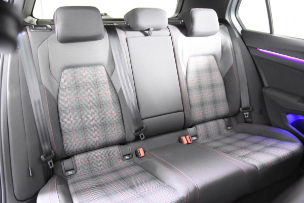 Volkswagen Golf VIII 2.0 TSI GTI *Navigatie*Keyless*Stoelverwarming*Park assist*