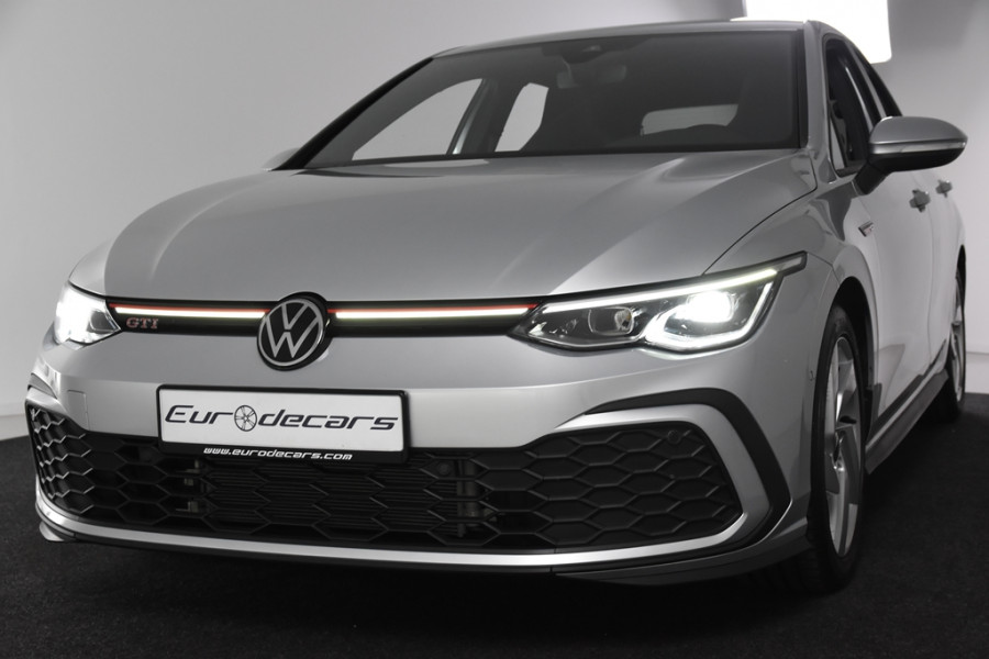 Volkswagen Golf VIII 2.0 TSI GTI *Navigatie*Keyless*Stoelverwarming*Park assist*