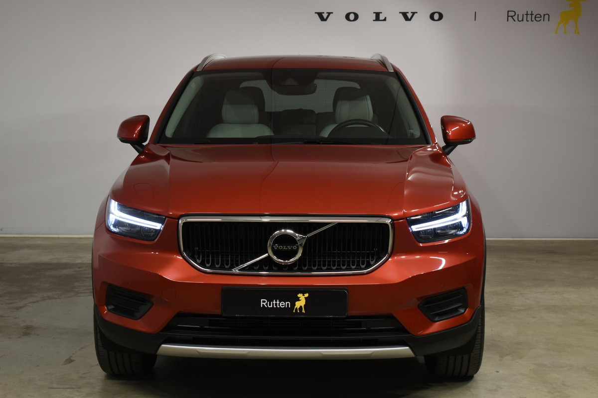 Volvo XC40 T5 262PK Automaat Twin Engine Momentum Pro / Leer / Park assist v+a / Achteruitrijcamera / Elektrische achterklep / Donker getint glas / Apple Carplay/Android Auto Volvo XC40 T5 262PK Automaat Twin Engine Momentum Pro / Leer / Park assist v+a / Achteruitrijcamera / Elektrische achterklep / Donker getint glas / Apple Carplay/Android Auto