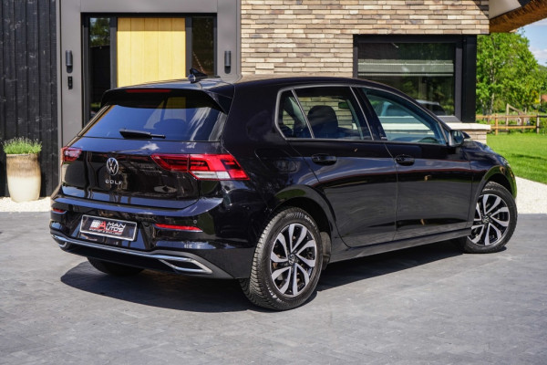 Volkswagen Golf VIII 1.0 TSI Active