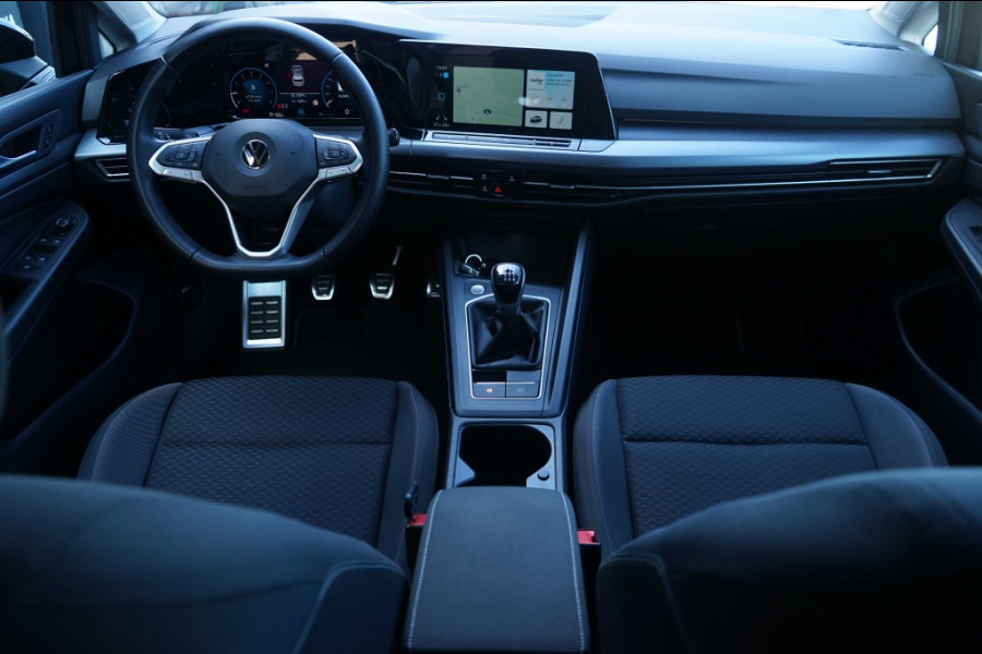 Volkswagen Golf VIII 1.0 TSI Active
