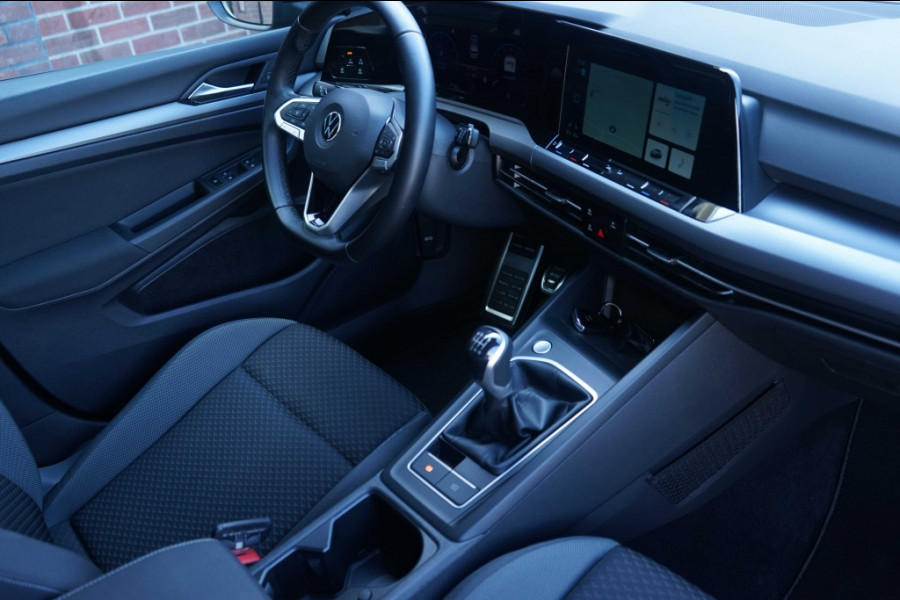 Volkswagen Golf VIII 1.0 TSI Active