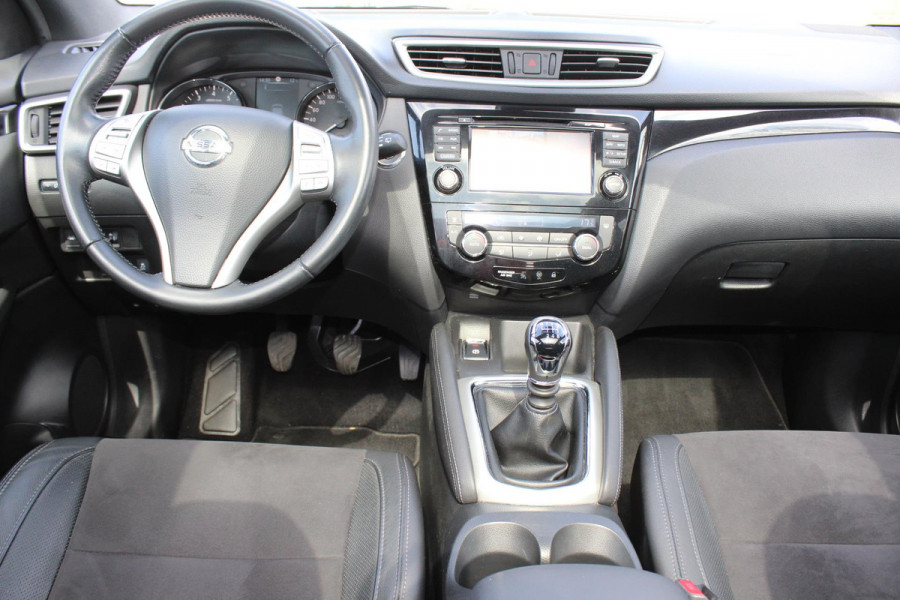 Nissan QASHQAI 1.6 N-Vision 1e eig PANO CAMERA´´S MEDIA NAVI CLIMA ALCANTARA -LEDER TREKHAAK