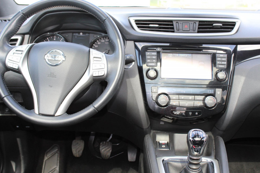 Nissan QASHQAI 1.6 N-Vision 1e eig PANO CAMERA´´S MEDIA NAVI CLIMA ALCANTARA -LEDER TREKHAAK