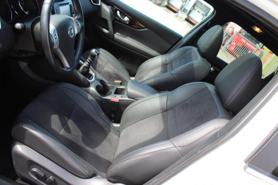 Nissan QASHQAI 1.6 N-Vision 1e eig PANO CAMERA´´S MEDIA NAVI CLIMA ALCANTARA -LEDER TREKHAAK