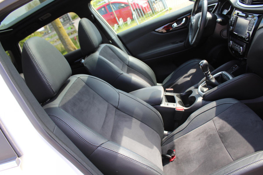Nissan QASHQAI 1.6 N-Vision 1e eig PANO CAMERA´´S MEDIA NAVI CLIMA ALCANTARA -LEDER TREKHAAK